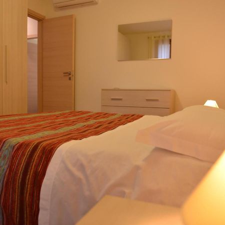 Residence Boschetti Manerba del Garda Habitación foto